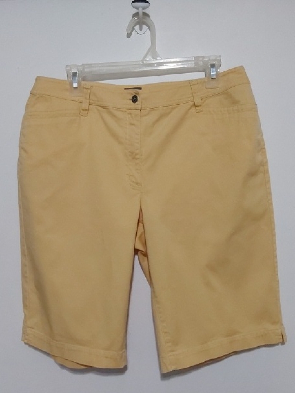 Chico's Light Yellow Mid-Length Bermuda Shorts